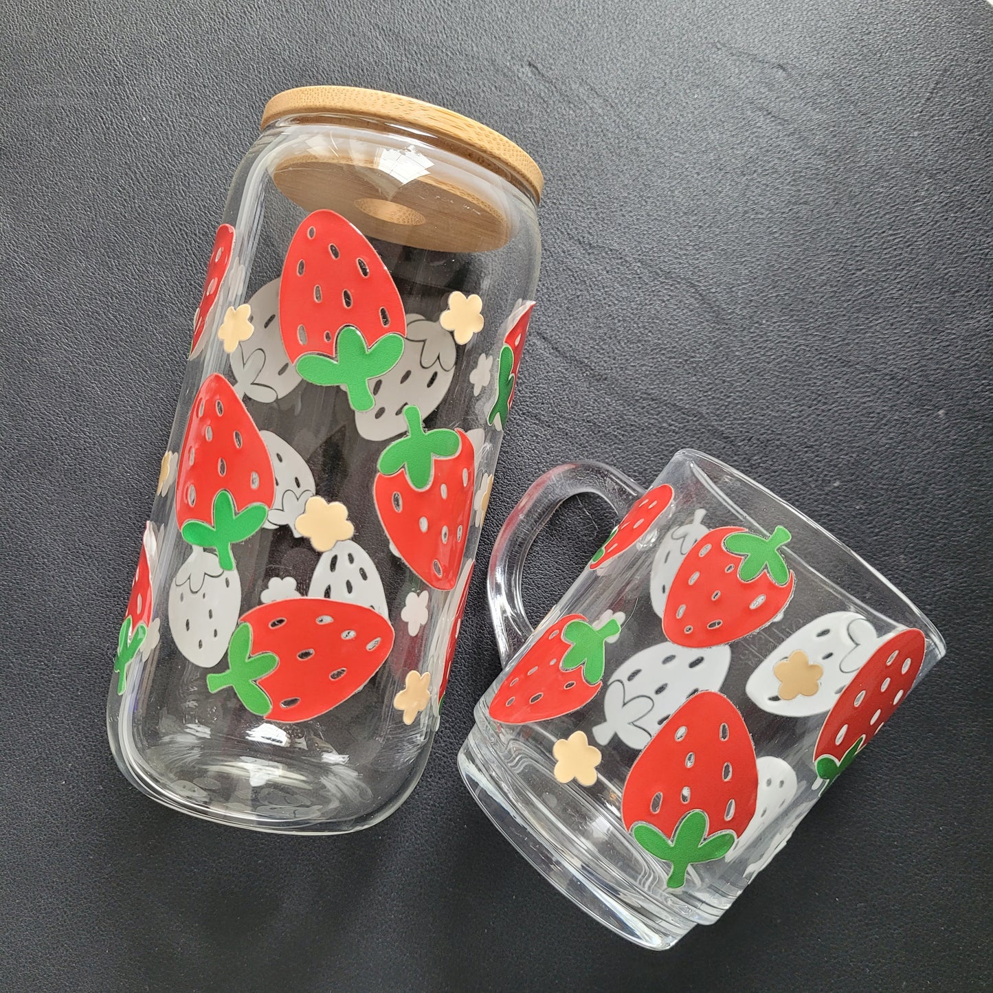 Trinkglas STRAWBERRY | Glas mit Deckel und Strohhalm I Eiskaffee Glas I Wiederverwendbares Trinkglas