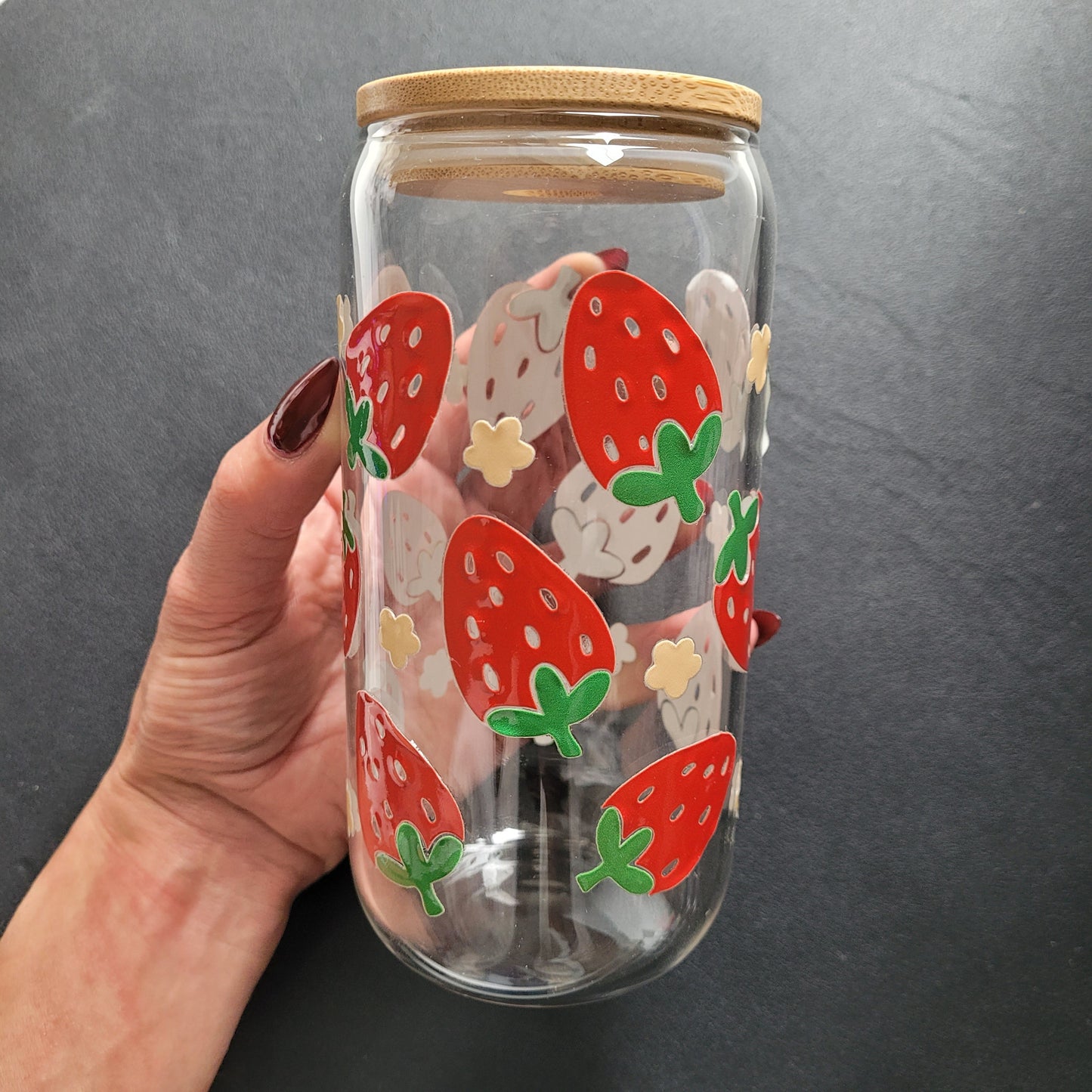 Trinkglas STRAWBERRY | Glas mit Deckel und Strohhalm I Eiskaffee Glas I Wiederverwendbares Trinkglas