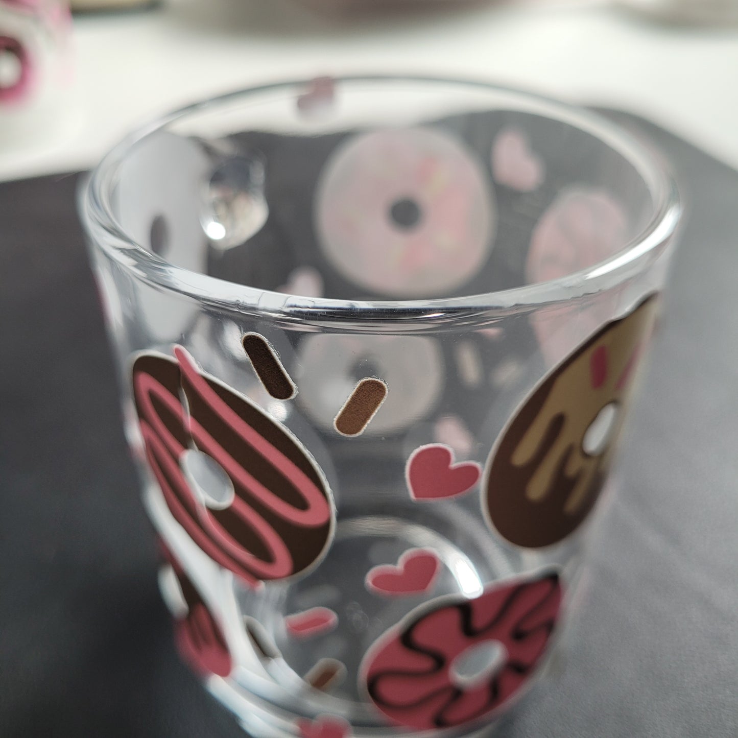 Trinkglas DONUTS | Glas mit Deckel und Strohhalm I Eiskaffee Glas I Wiederverwendbares Trinkglas