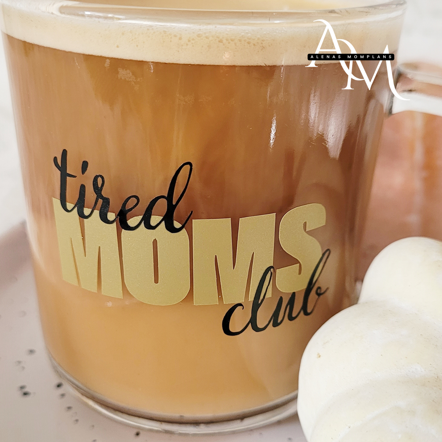 Tired Moms Club Glastasse – Dein neuer Lieblingsbecher für die wohlverdiente Kaffeepause!